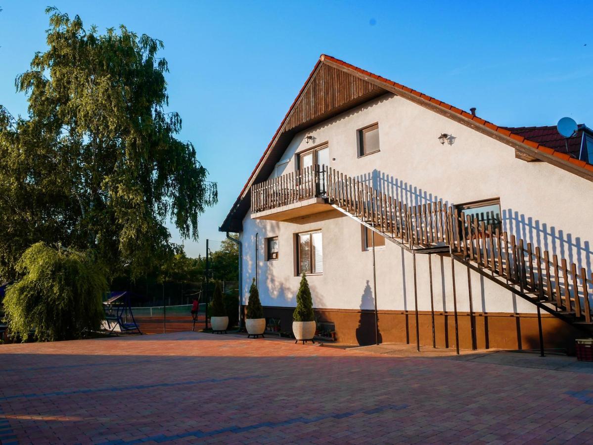 Tenisz Vendeghaz Ordacsehi Exterior foto